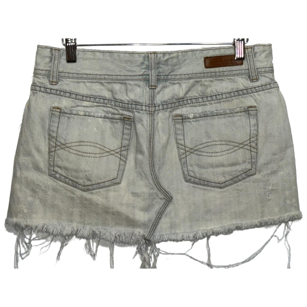 NEW Abercrombie & Fitch Blue Denim Light Wash Distressed Cotton Mini Skirt Sz 6 - Picture 2 of 9